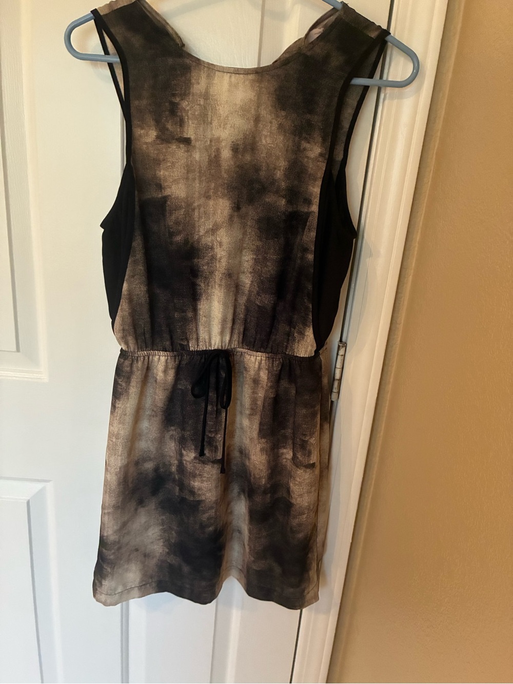 Forever 21 Black and Cream Tie-Waist Ombre Dress